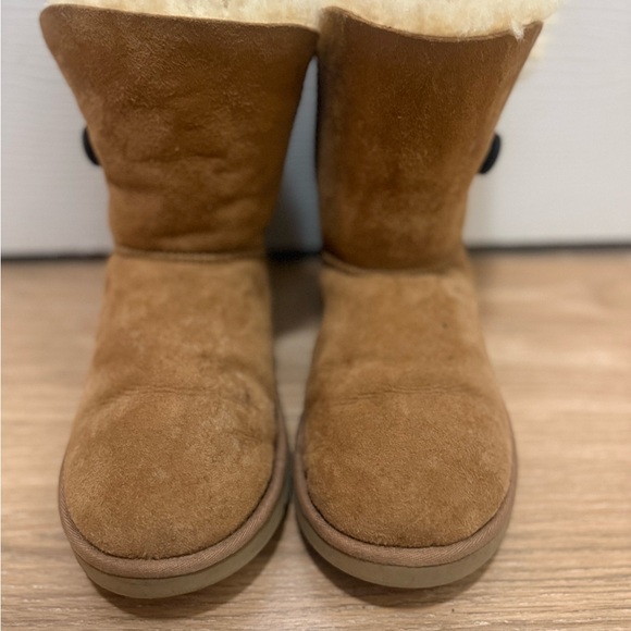 UGG Women's Bailey Button Brown Suede Sheepskin Boots - Picture 1 of 9